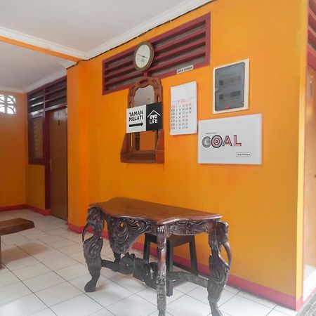 Hotel Oyo Life 3034 Taman Melati Depok Exterior foto