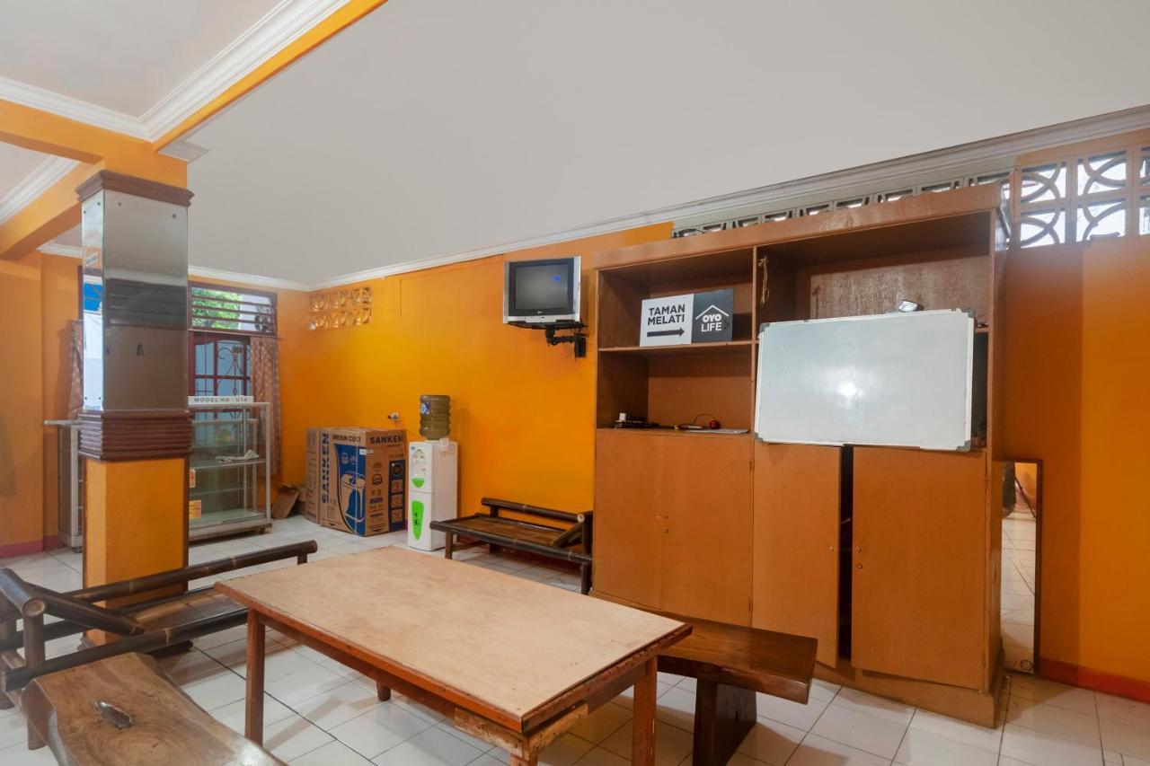 Hotel Oyo Life 3034 Taman Melati Depok Exterior foto