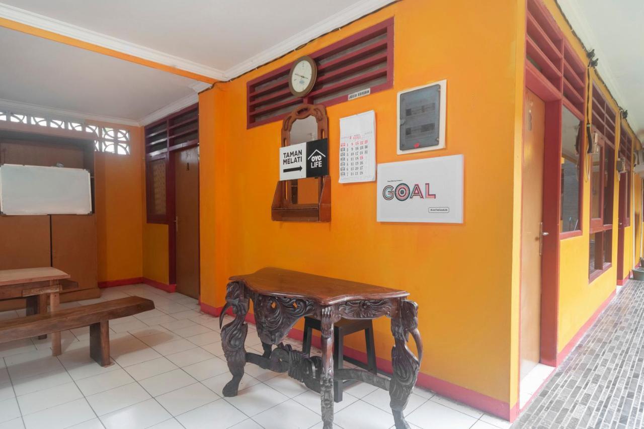 Hotel Oyo Life 3034 Taman Melati Depok Exterior foto