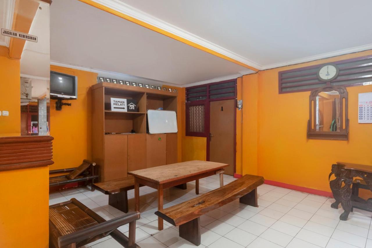 Hotel Oyo Life 3034 Taman Melati Depok Exterior foto