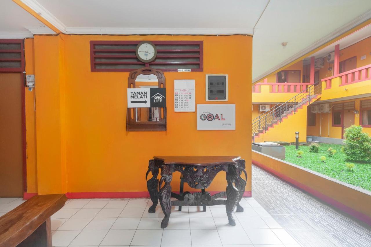 Hotel Oyo Life 3034 Taman Melati Depok Exterior foto