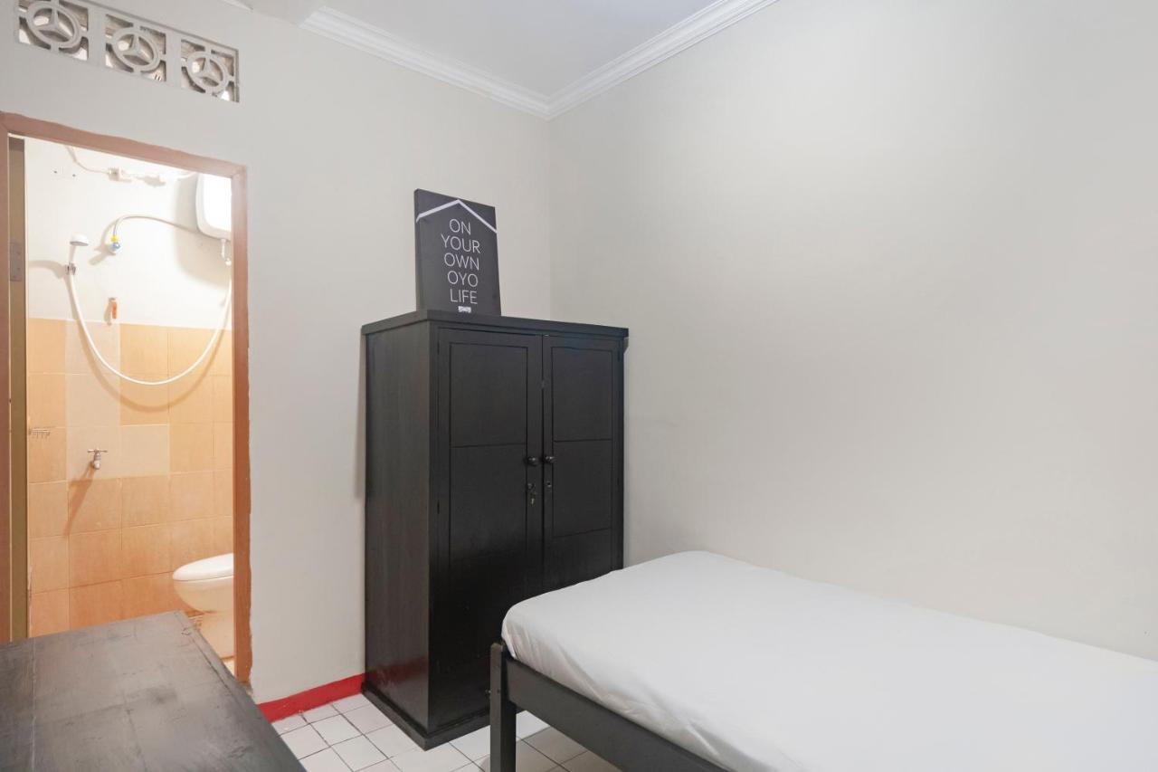 Hotel Oyo Life 3034 Taman Melati Depok Exterior foto