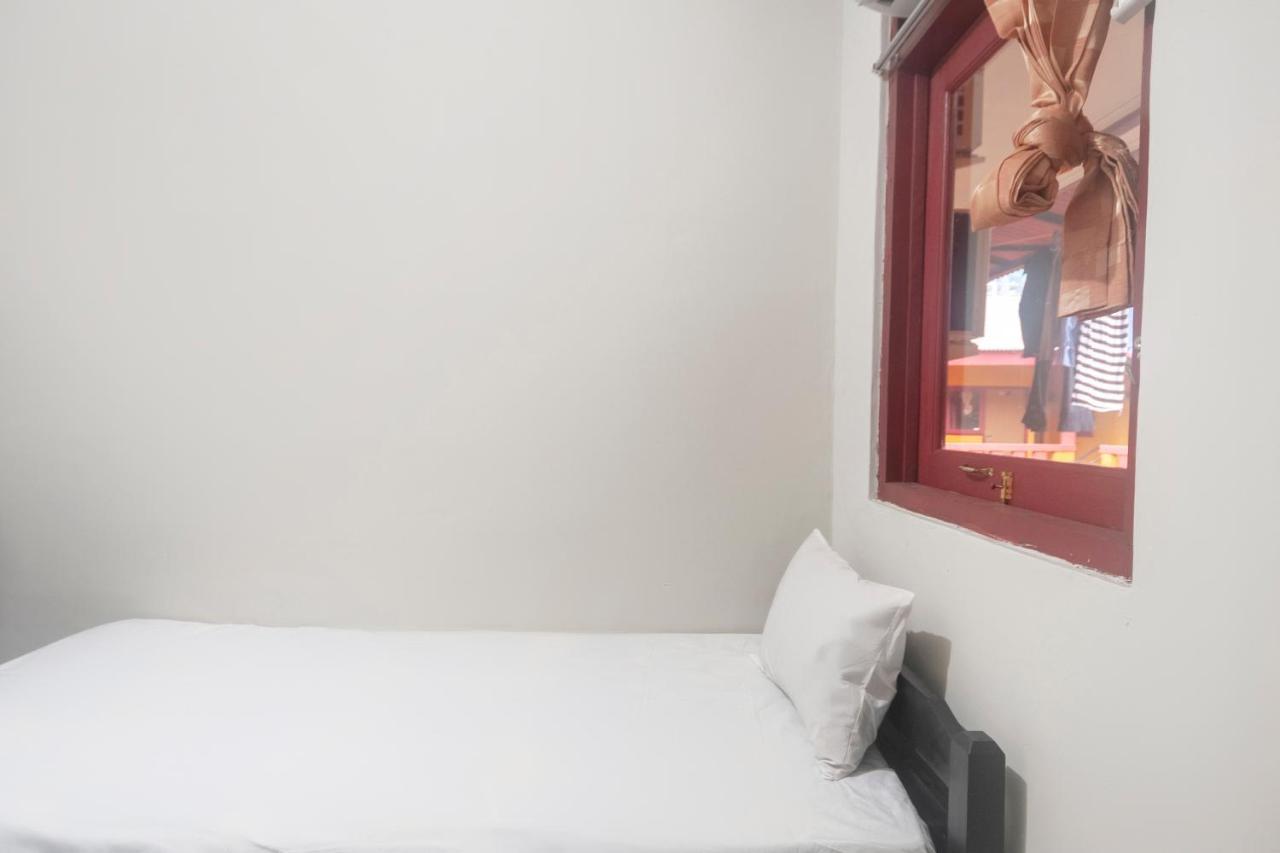 Hotel Oyo Life 3034 Taman Melati Depok Exterior foto